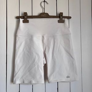 COPY - NW ALO 7" High-Waist Biker Short